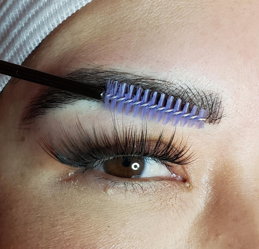 San Jose Microblading Beauty Bar in the San Francisco Bay Area is dedicated to giving you the eyebrows of your dreams. I value all my clients. Quality is very important to me, therefore I only use the very best semi-permanent makeup tools & products on the market. Mircoblading & shading the eyebrows is a meticulous eyebrow tattooing process and is also a solution to thin brows. It doesn't matter if you have thick brows or if you just want to define brows that aren't as visible. Whether you have light eyebrows, no eyebrows, a microblading or shading procedure can give flawless, natural, fuller looking eyebrows.
